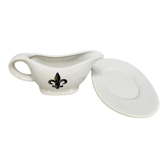 Coushatta Casino Resort Fleur de Lis Design Gravy Boat and Platter Set - Picture 6 of 9